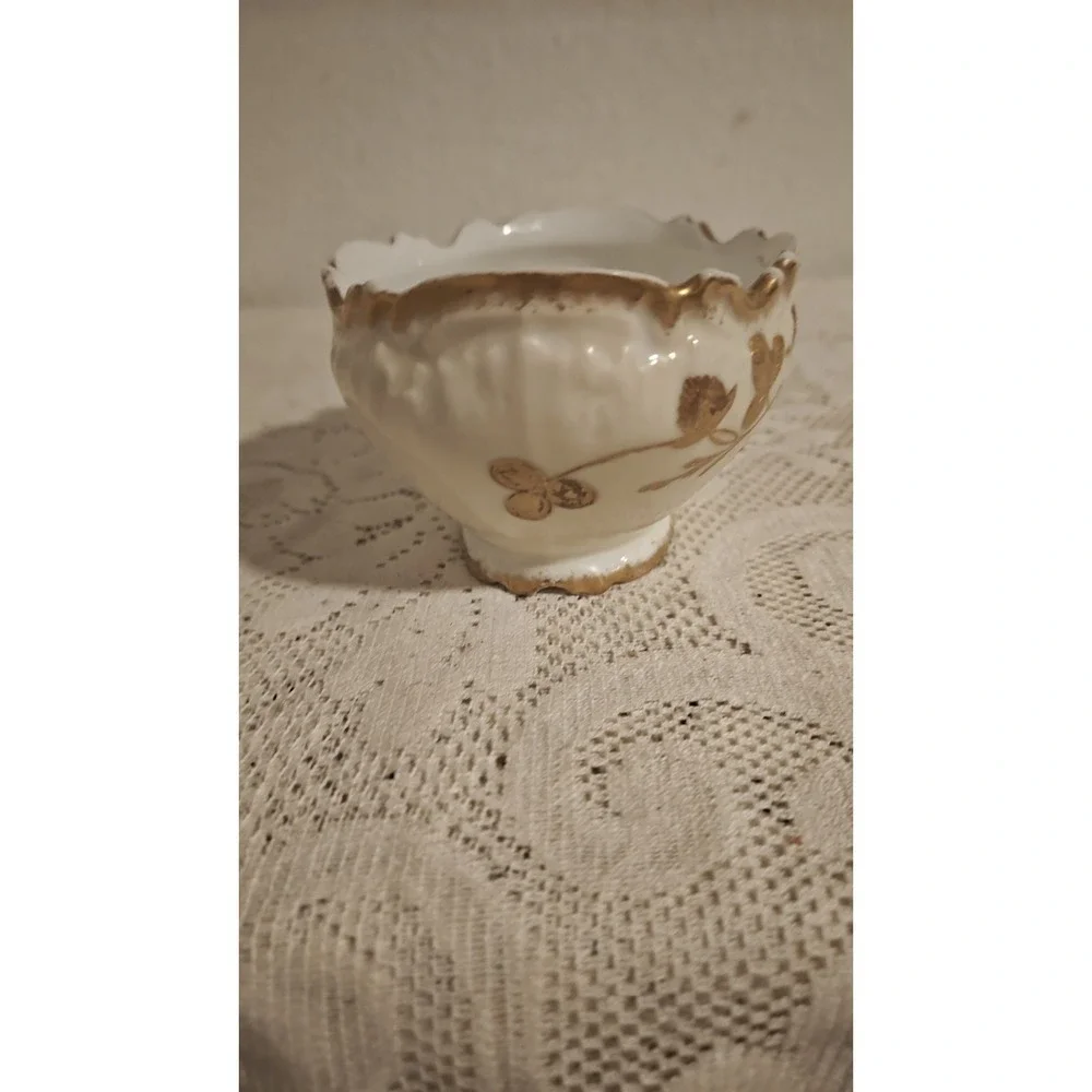 c1900 Limoges Elite Works Porcelain Bowl scalloped footed Gold Round Small
